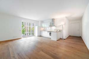 Augustenhöfe: Luxuriöse 2-Zimmer Whg mit Concierge im Innenhof 1. OG mit Balkon: München Maxvorstadt