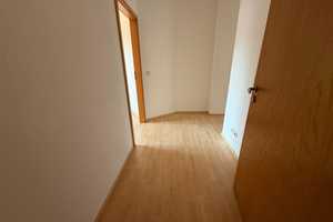 1. OG mit großem Süd-Balkon in Küchwaldnähe - ab sofort frei – Glauchauer Straße 15, 9113 Chemnitz – Vorschaubild 2