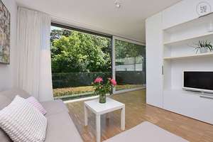 Modern möblierte Wohnung mit großer Fensterfront und Blick ins Grüne in Stuttgart Weilimdorf – Die vollständige Adresse der Immobilie erhältst du vom Anbieter., 70499 Weilimdorf (Ortsteil), Stuttgart – Vorschaubild 11