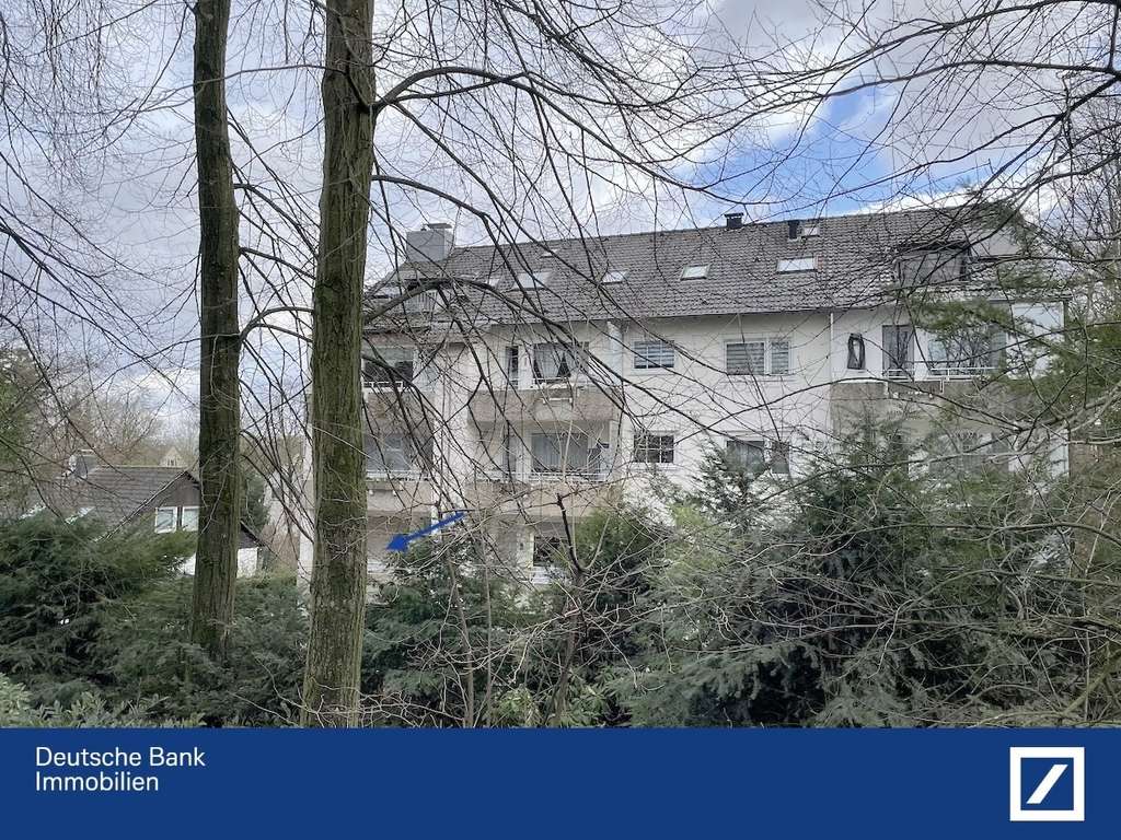 Modernisiert u. mit durchdachtem Grundriss - 3-Zi.-Wohnung mit Loggia u. Stellplatz