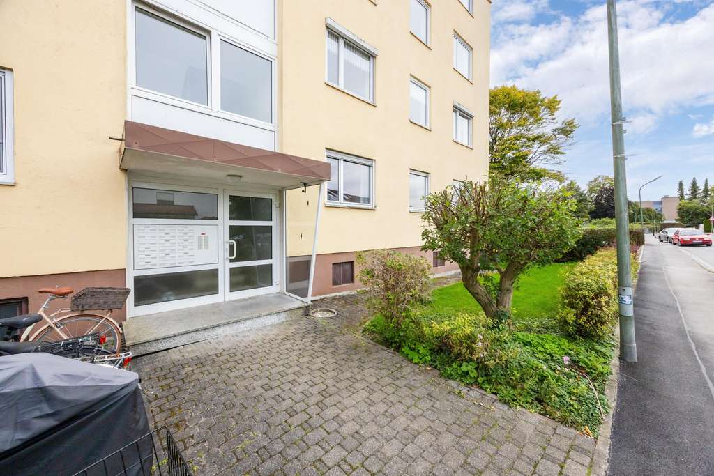 Immobilie in Puchheim - Renovierungsbedürftige 1,5-Zimmer-Wohnung mit Südbalkon in gepflegter Wohnanlage! - Bild 2