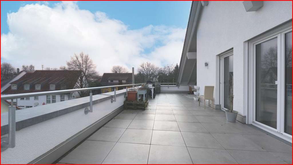 Immobilie in Maselheim - **Exklusives Wohnen über den Dächern – Neuwertige 4,5-Zimmer-DG-Wohnung mit großer Dachterrasse** - Bild 2