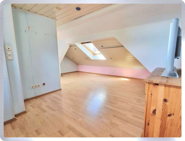 Immobilie in Rüdesheim am Rhein - * Rüdesheim am Rhein: Überwiegend modernisiertes Reihenhaus in ruhiger Wohnlage * - Bild 2