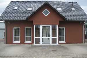 Vielseitiges Gewerbegrundstück mit modernem Einfamilienhaus und großzügigem Grundstück – Dessau-Roßlau – Vorschaubild 1