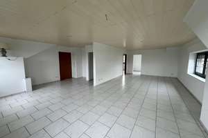 Dachgeschosswohnung mit viel Platz in zentraler Lage – Die vollständige Adresse der Immobilie erhältst du vom Anbieter., 47443 Scherpenberg, Moers – Vorschaubild 2