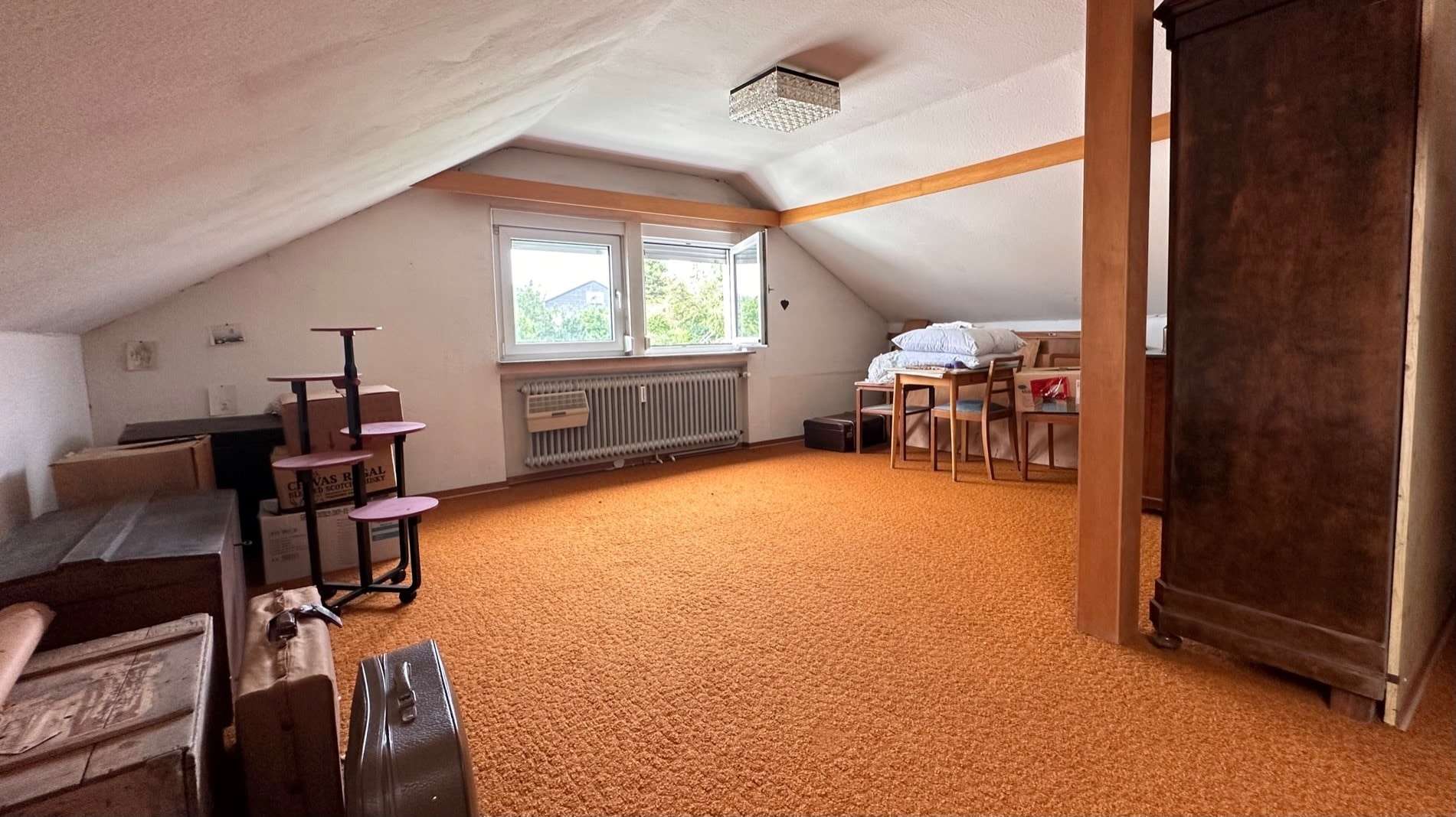 Immobilie in Aichwald - Zweifamilienhaus mit Potenzial in toller Wohnlage mit Aussicht - Bild 0