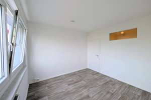 Helle, freundliche 4-Raumwohnung mit top Aussicht aus oberster Etage – Dr.-Salvador-Allende-Straße 14, 9119 Kappel, Chemnitz – Vorschaubild 13