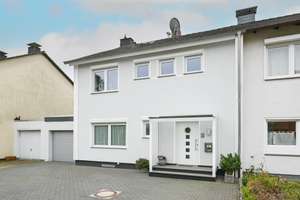 Ein Zuhause für heute - sanierte und top gepflegte Doppelhaushälfte