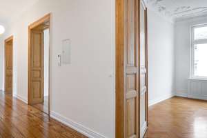 Wunderschöne 165  m² große Wohnung im 3. OG eines sehr gepflegten Wohn- und Geschäftshauses. – Die vollständige Adresse der Immobilie erhältst du vom Anbieter., 65185 Mitte, Wiesbaden – Vorschaubild 20