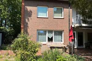 Schönes Reihenendhaus mit Garten in guter Lage.