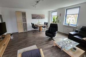 Großzügige 3-Zimmer-Wohnung mit Balkon, Garten und Einbauküche