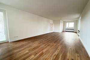 Neues Familien-Zuhause! Modernisierte 4 Zimmer mit Umlaufbalkon, 2 neue Bäder, neuer Boden, Aufzug – Krohstraße 2, 50968 Bayenthal, Köln – Vorschaubild 2