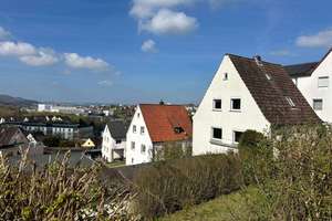 Gestalten Sie Ihren neuen Wohntraum selbst - Einfamilienhaus in beliebter Lage! – Die vollständige Adresse der Immobilie erhältst du vom Anbieter., 96472 Rödental – Vorschaubild 1