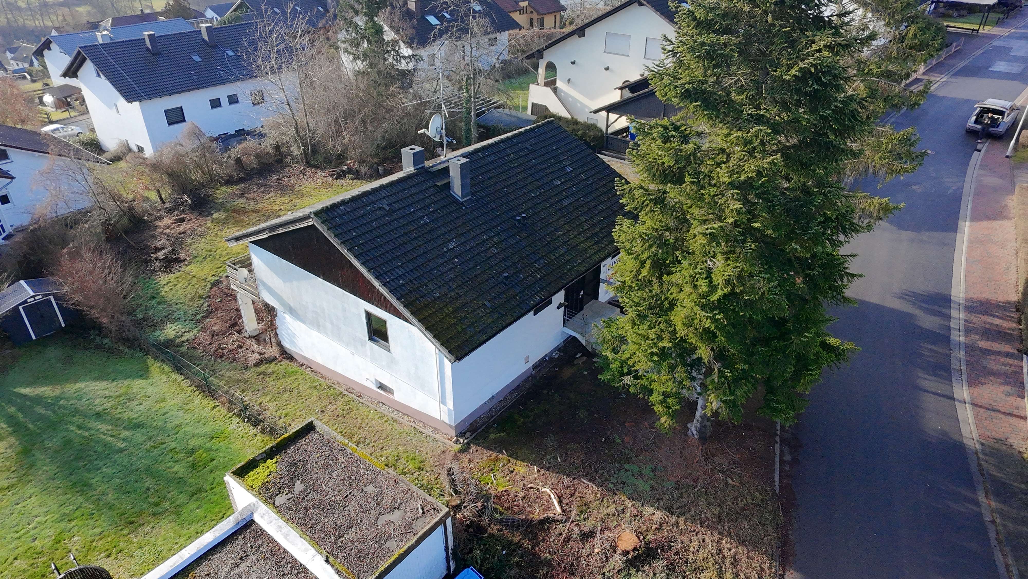 Einfamilienhaus mit Einliegerwohnung und toller Fernsicht, Odenwaldkreis – Bild 1