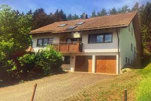 Haus mit viel Licht, Platz und Aussicht. Auch als Generationenhaus oder mit Praxis geeignet. – Die vollständige Adresse der Immobilie erhältst du vom Anbieter., 72336 Balingen – Vorschaubild 1