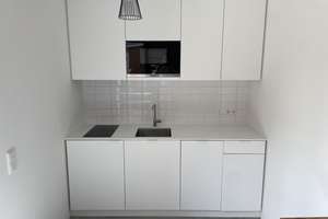 Möbliertes Studio-Apartment in Haidhausen mit Balkon | ruhig im Innenhof | U4/U5 – Einsteinstraße 107a, 81675 Steinhausen, München – Vorschaubild 3