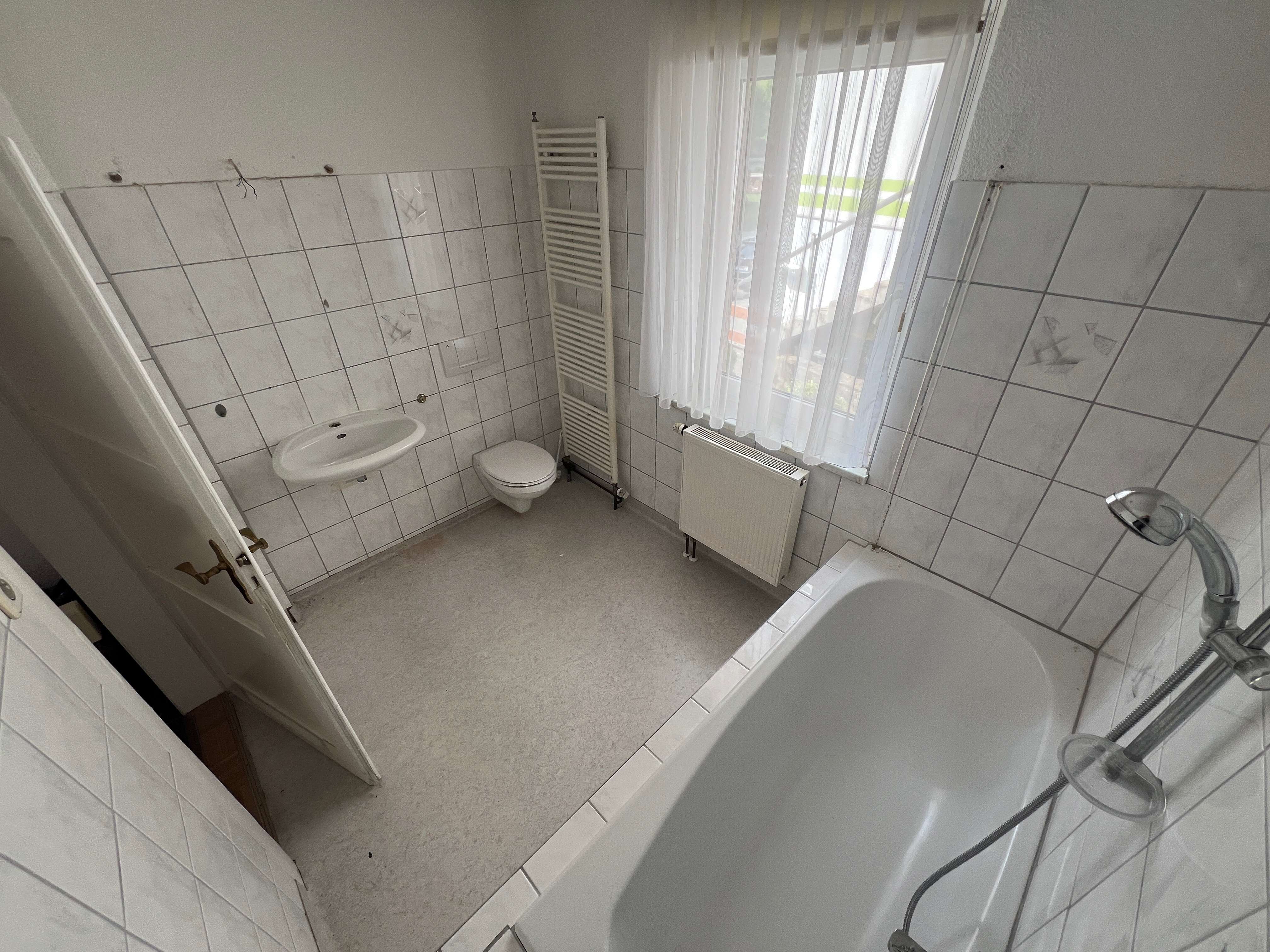 Immobilie in Oppurg - Einfamilienhaus mit großem Gartengrundstück und Nebengelass in Pößneck/OT Schlettwein - Bild 1