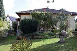 Einfamilienhaus im Bungalowstil mit schönem Grundstück – Lindenstraße 18, 8412 Werdau – Vorschaubild 2