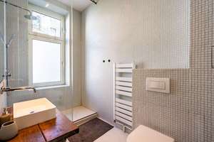 Stilvolles Gründerzeithaus in Charlottenburg: Moderne 2-Zimmer-Wohnung – Die vollständige Adresse der Immobilie erhältst du vom Anbieter., 10627 Charlottenburg, Berlin – Vorschaubild 9