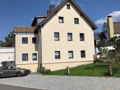 Gepflegte 2-Zimmer-Erdgeschosswohnung mit EBK in Rehau zu vermieten