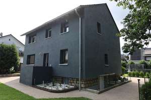 Zweifamilienhaus mit 8 Zimmern, großem Garten und 3 Garagen - 1800€ Kaltmieteinnahmen pro Monat – Die vollständige Adresse der Immobilie erhältst du vom Anbieter., 49477 Ibbenbüren – Vorschaubild 1