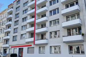 Bezugsfreies sonniges 1 Zimmer Studio gegenüber des "Gleisdreieck Park", provisionsfrei – Möckernstraße 94, 10963 Kreuzberg, Berlin – Vorschaubild 1
