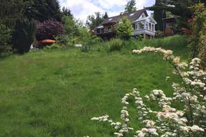 Freistehendes Haus am Waldrand mit großem Naturgarten und separatem Saunahaus