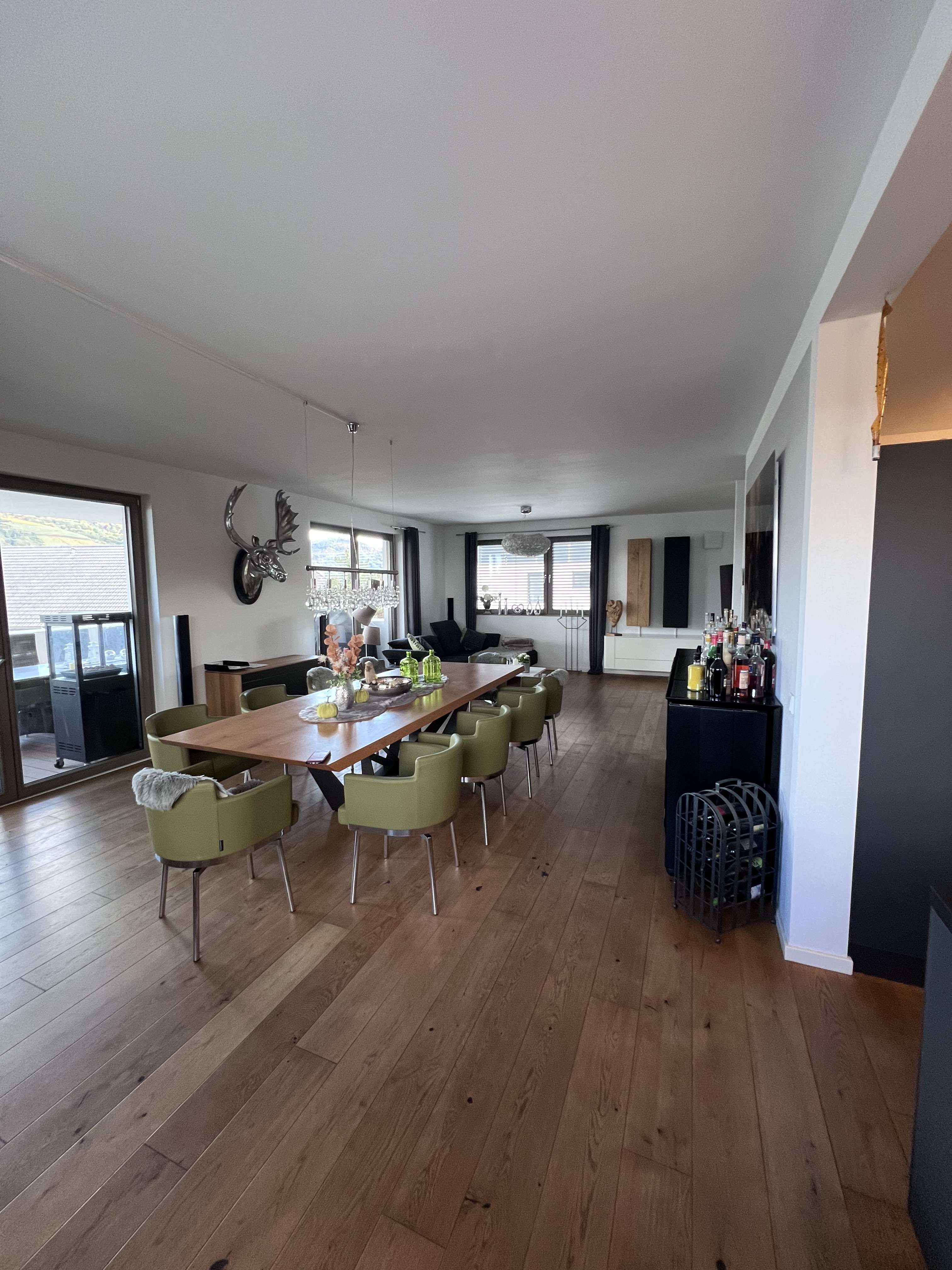 Immobilie in Zwingenberg - Luxuriöse 3/4-Zimmer-Wohnung mit Balkon mit 2  Garagenplätzen mit Wallbox in Zwingenberg - Bild 2