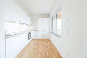 Exklusive Etagenwohnung mit großzügiger Loggia, hochwertiger Markenküche und zwei eleganten Bädern – Gref-Völsing-Strasse 29, 60314 Ostend, Frankfurt am Main – Vorschaubild 6