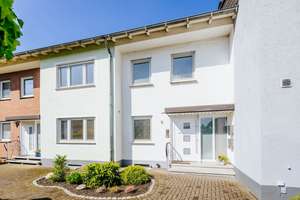 Ruhe, Platz und Potenzial - Reihenmittelhaus mit zwei Wohneinheiten – Die vollständige Adresse der Immobilie erhältst du vom Anbieter., 33689 Sennestadt, Bielefeld – Vorschaubild 2