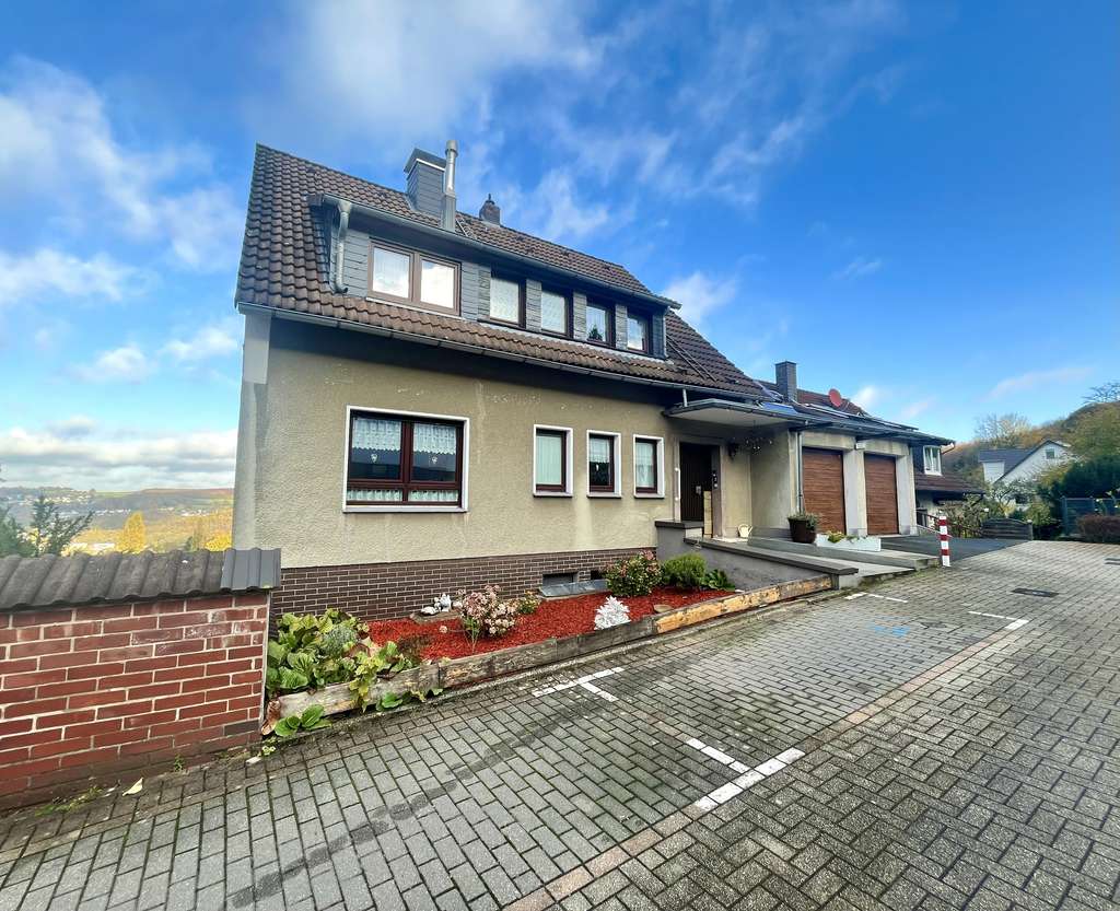 Repräsentatives Drei-Familienhaus mit Panorama Blick über Hagen