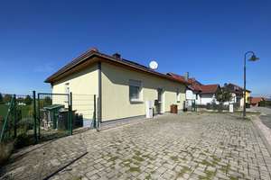Wohnen auf einer Ebene – moderner Bungalow in Großfahner – Die vollständige Adresse der Immobilie erhältst du vom Anbieter., 99100 Großfahner – Vorschaubild 2
