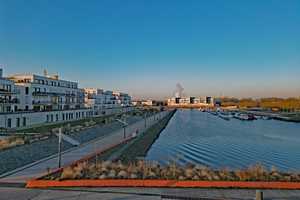 Exklusive Komfortwohnung mit malerischem Wasserblick – Schlaf- und Wohnzimmer mit Zugang zum Balkon – Gelsenkirchen – Vorschaubild 7