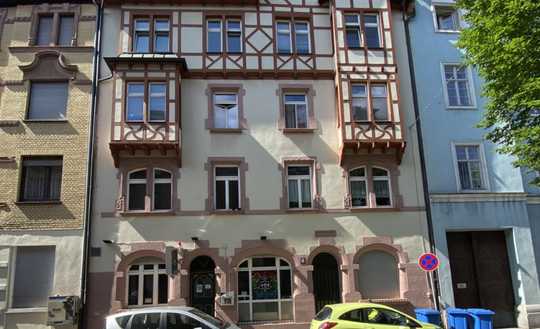 Elegantes Dachgeschoss-Apartment in historischem Gebäude: Höchster Wohnkomfort in Ludwigshafen