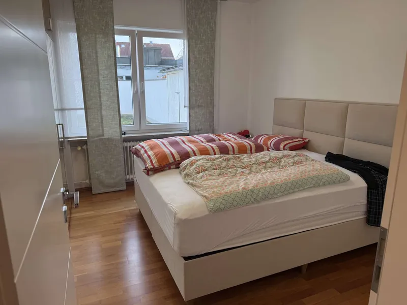 Schlafzimmer 1