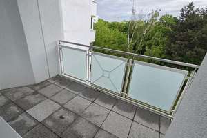 Helle 3-Zimmer-Wohnung mit Balkon und Aufzug  in Neuperlach! – Karl-Marx-Ring 53, 81735 Neuperlach, München – Vorschaubild 9