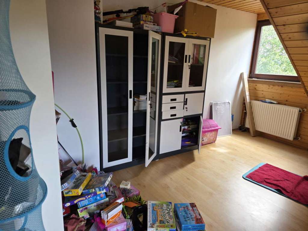 Immobilie in Hochspeyer - Modernes Mehrgenerationenhus mit großem Garten und Terrasse soie Stellplatz - Bild 2