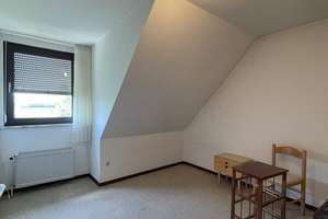 Charmantes Reihenmittelhaus mit 5 Zimmern, Balkon und Weitblick über die Leinewiesen – Die vollständige Adresse der Immobilie erhältst du vom Anbieter., 31061 Alfeld (Leine) – Vorschaubild 11