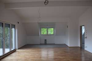 Großzügige 3-Zimmer-DG Wohnung mit Westbalkon – Leienfelsstr 21a, 81243 Aubing-Süd, München – Vorschaubild 12