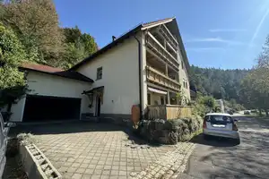Attraktives Mehrfamilienhaus im malerischem Rieden – ideal für große Familien und Investoren – Amberg-Sulzbach (Kreis) – Vorschaubild 1