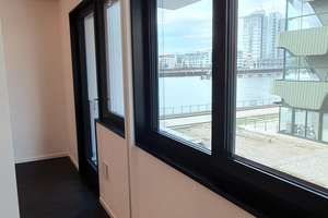 2 ZIMMER Luxus Wohnung - kitchen- Water view- 1600€ Warm- 1-3 years contract – stralauer allee 13, 10245 Friedrichshain, Berlin – Vorschaubild 9