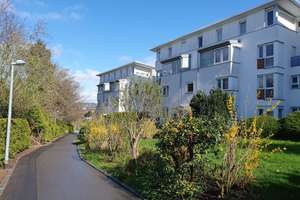 Großzügige 2-Zimmer-Wohnung im EG mit Einbauküche, Terrasse / kleinem Garten – Pestalozzistraße 78, 72762 Reutlingen-Mitte, Reutlingen – Vorschaubild 2