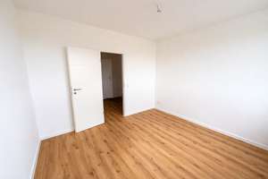 Kernsanierte 3-Zimmer-Wohnung mit moderner Einbauküche in zentraler Lage – Otto-Dix-Ring 26, 1219 Strehlen, Dresden – Vorschaubild 8