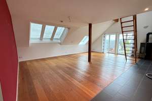 Attraktive Dachwohnung nahe Basel – 105 m², modern & grosszügig mit Klimaanlage und Carport 