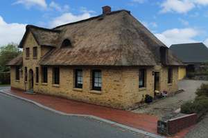 Reetgedecktes-Mehrfamilienhaus in zweiter Reihe an der Treene – Die vollständige Adresse der Immobilie erhältst du vom Anbieter., 25876 Schwabstedt – Vorschaubild 2