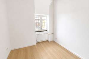 10.6/16.06 besichtigen / Helle 2-Zimmer-EG-Wohnung SZ zum Innenhof mitten in Charlottenburg – Zillestraße 74/76, 10585 Charlottenburg, Berlin – Vorschaubild 5