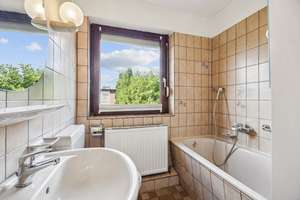 Hamburg-Rahlstedt | Sanierungsbedürftiges Reihenendhaus mit viel Potenzial und einem sonnigen Garten – Die vollständige Adresse der Immobilie erhältst du vom Anbieter., 22149 Rahlstedt, Hamburg – Vorschaubild 11