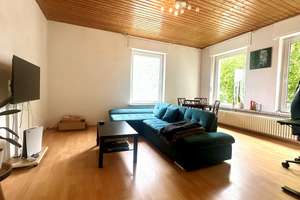 2-Zimmer Altbauwohnung in zentraler Lage