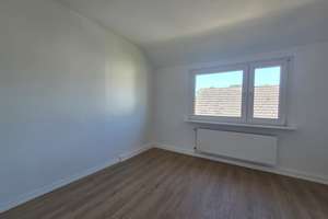 Sanierte Dachgeschosswohnung mit Balkon – Kanzleistraße 22, 22609 Nienstedten, Hamburg – Vorschaubild 8