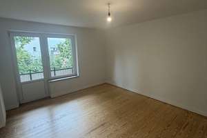 2 Zimmer zum 30.04.2026 gek Mietintressent vorhanden.